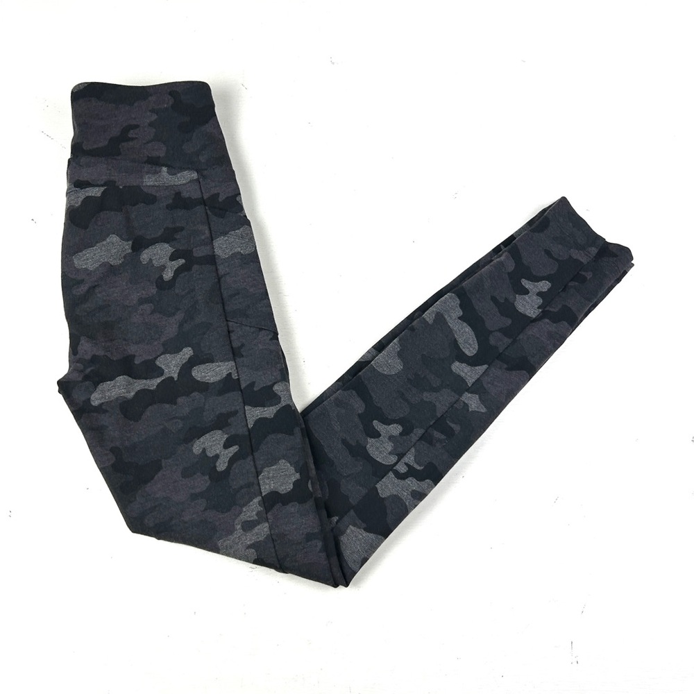 Cabi ATC Camo Leggings Women’s XS Black Gray #3931 Stretch 27.5” inseam